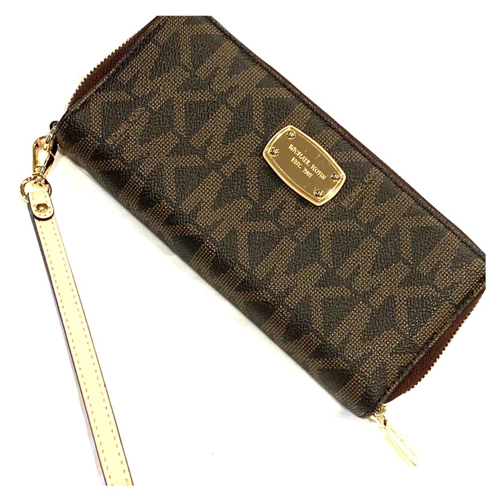 Michael Kors Wristlet Wallet Clutch